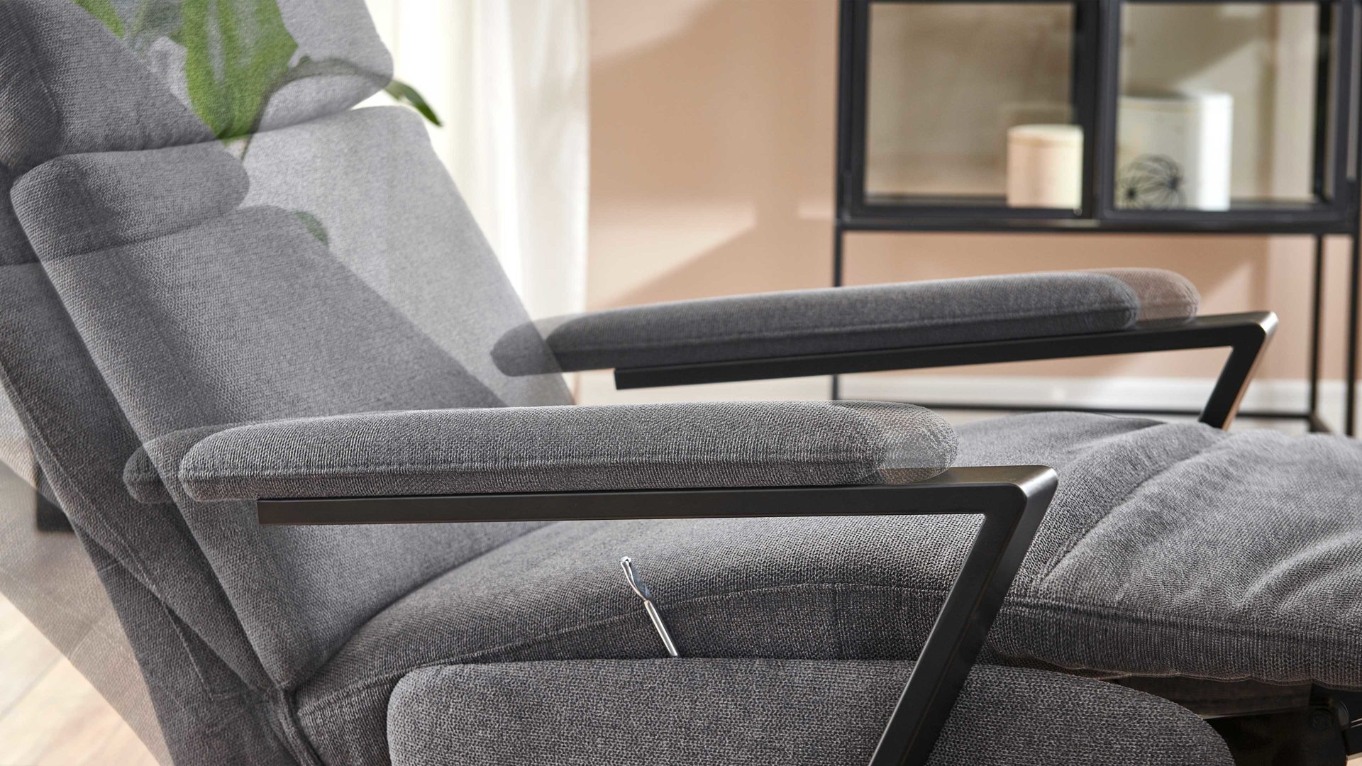 Relaxsessel OrthoSedis aus Stoff in Anthrazit Polsterprogramm OrthoSedis 4.0 - Relaxsessel L3 anthrazitfarbener Stoffbezug Sofia clean & schwarzer Sternfuß