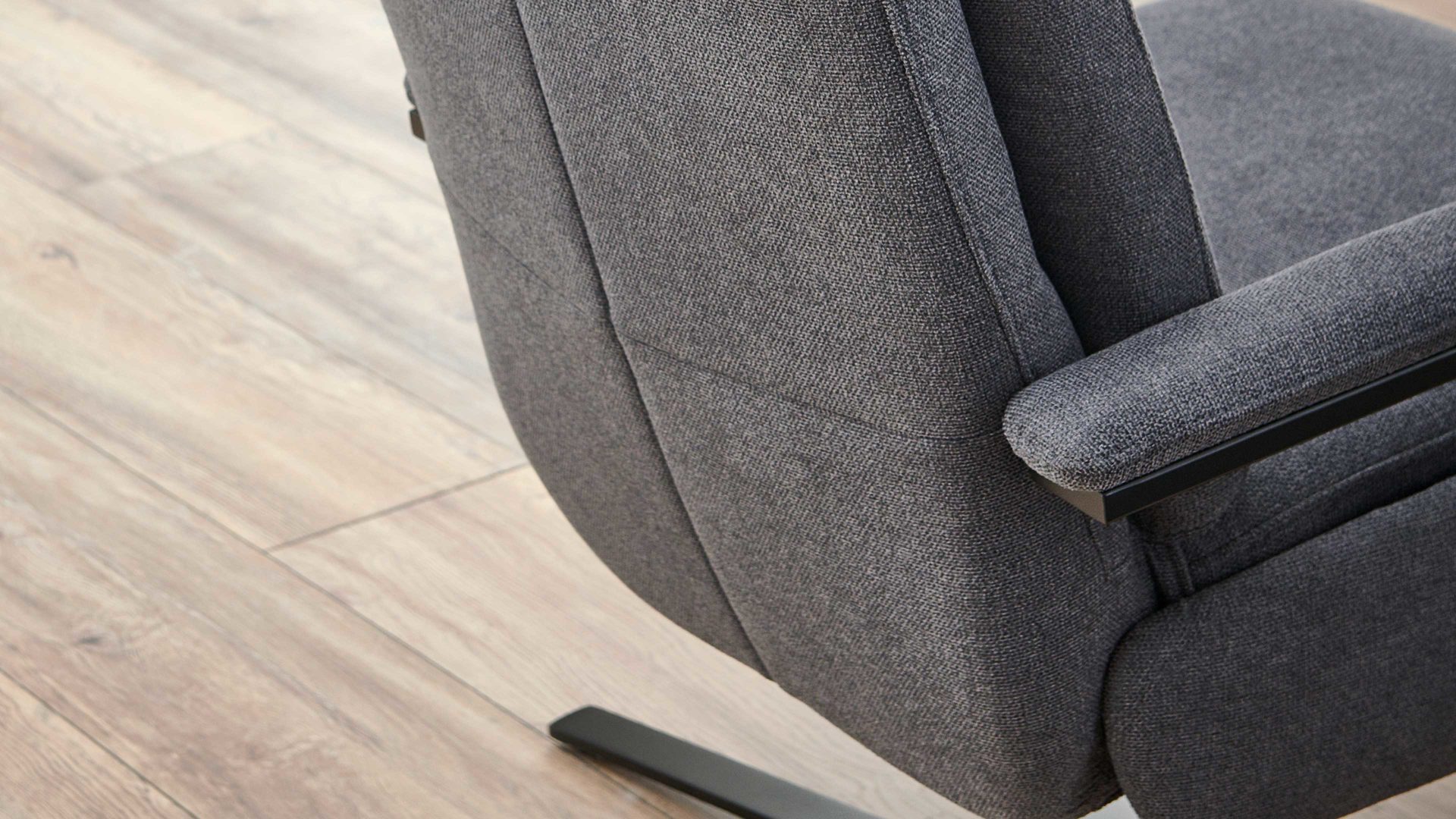 Relaxsessel OrthoSedis aus Stoff in Anthrazit Polsterprogramm OrthoSedis 4.0 - Relaxsessel L3 anthrazitfarbener Stoffbezug Sofia clean & schwarzer Sternfuß