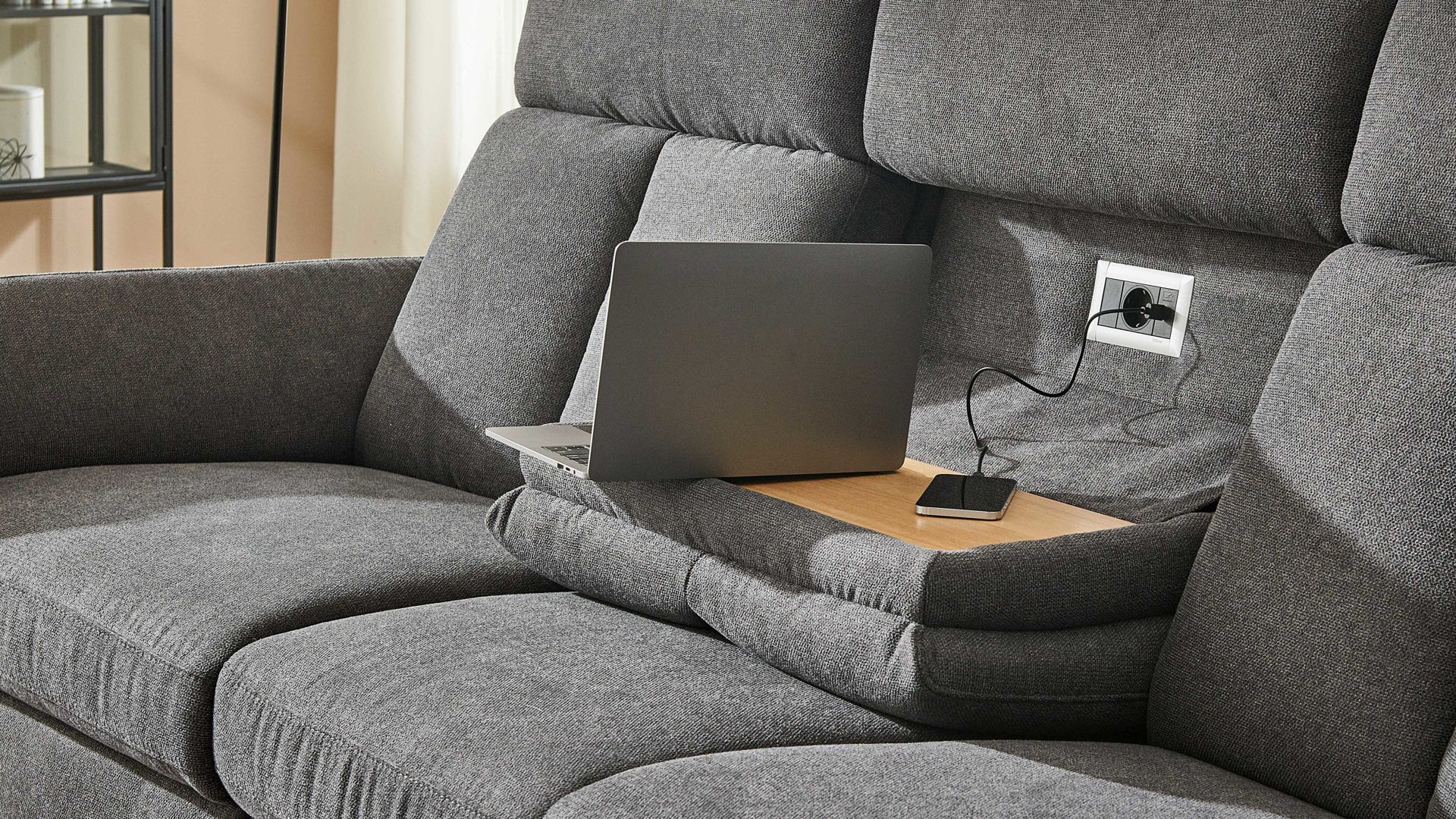 Dreisitzer OrthoSedis aus Stoff in Anthrazit Polsterprogramm OrthoSedis 4.0 - Rundsofa mit Funktionen anthrazitfarbener Stoffbezug Sofia clean - Länge ca. 235 cm