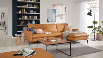 Ecksofa modulmaster aus Leder in Orange Modulmaster MM-PN1126 - Ecksofa kurkumafarbenes Leder Torro & schwarze Metallfüße - Stellfläche ca. 274 x 179 cm