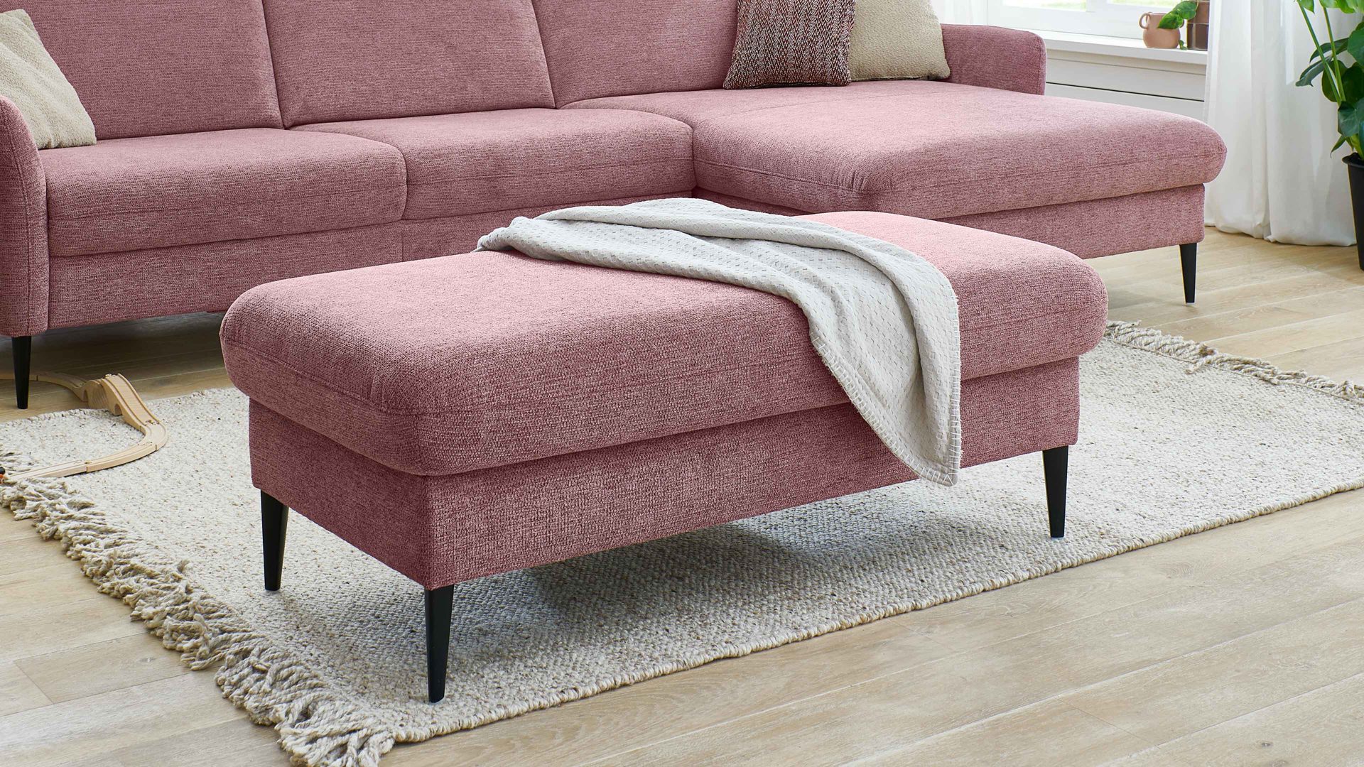 Funktionshocker modulmaster aus Stoff in Rosa Modulmaster MM-ZE1130 - XXL-Funktionshocker rosé Webstoff Famosa wine & schwarze Alufüße - ca. 130 x 65 cm