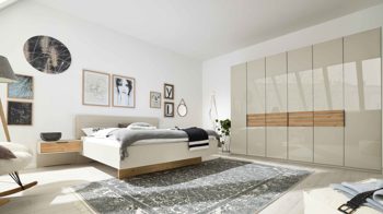 Komplettzimmer Interliving aus Holz in Hellgrau Interliving Schlafzimmer Serie 1026 – Komplettzimmer 003 Champagner & Eiche bianco - vierteilig