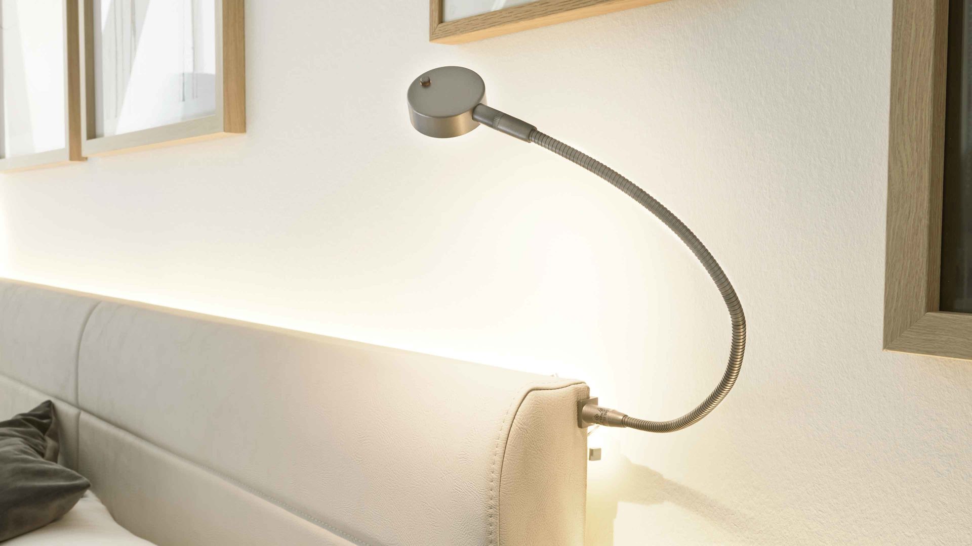 Möbelbeleuchtung Interliving aus Metall in Dunkelgrau Interliving Schlafzimmer Serie 1026 – Flexleuchten-Set 100 zweiteilig