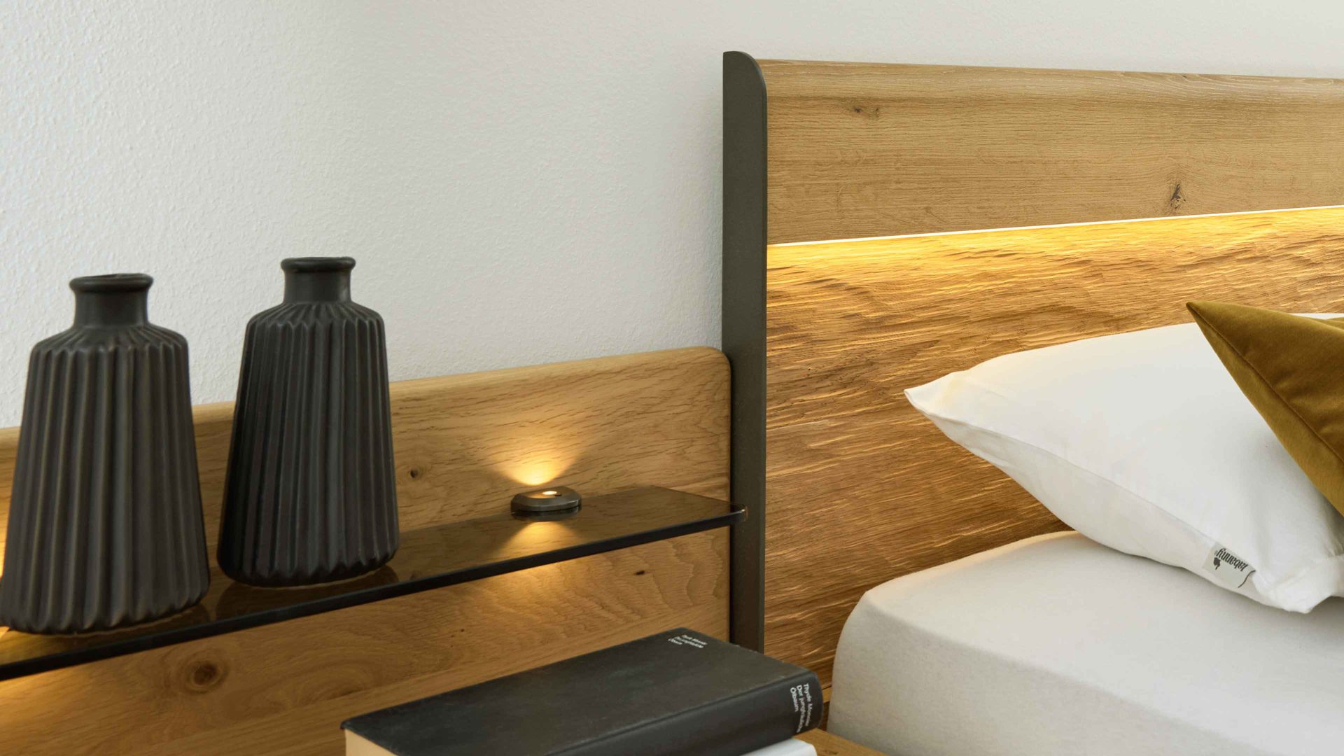 Paneel Interliving aus Holz in Holzfarben Interliving Schlafzimmer Serie 1027 – Paneel-Set Eiche bianco & Rauchglas - zweiteilig