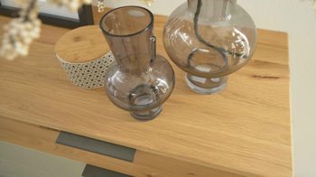 Schubladenkommode Interliving aus Holz in Hellgrau Interliving Schlafzimmer Serie 1027 – Schubladenkommode Eiche bianco & Champagner - fünf Schubladen, Breite ca. 141 cm