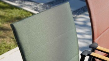 Gartenmöbel-Set Interliving aus Holz in Holzfarben Interliving Gartenmöbel Serie 7001 – Tischgruppe mit sechs Stühlen rotes, grünes und graues TEXTILENE®, Teakholz & Aluminium - ca. 160 x 95 cm