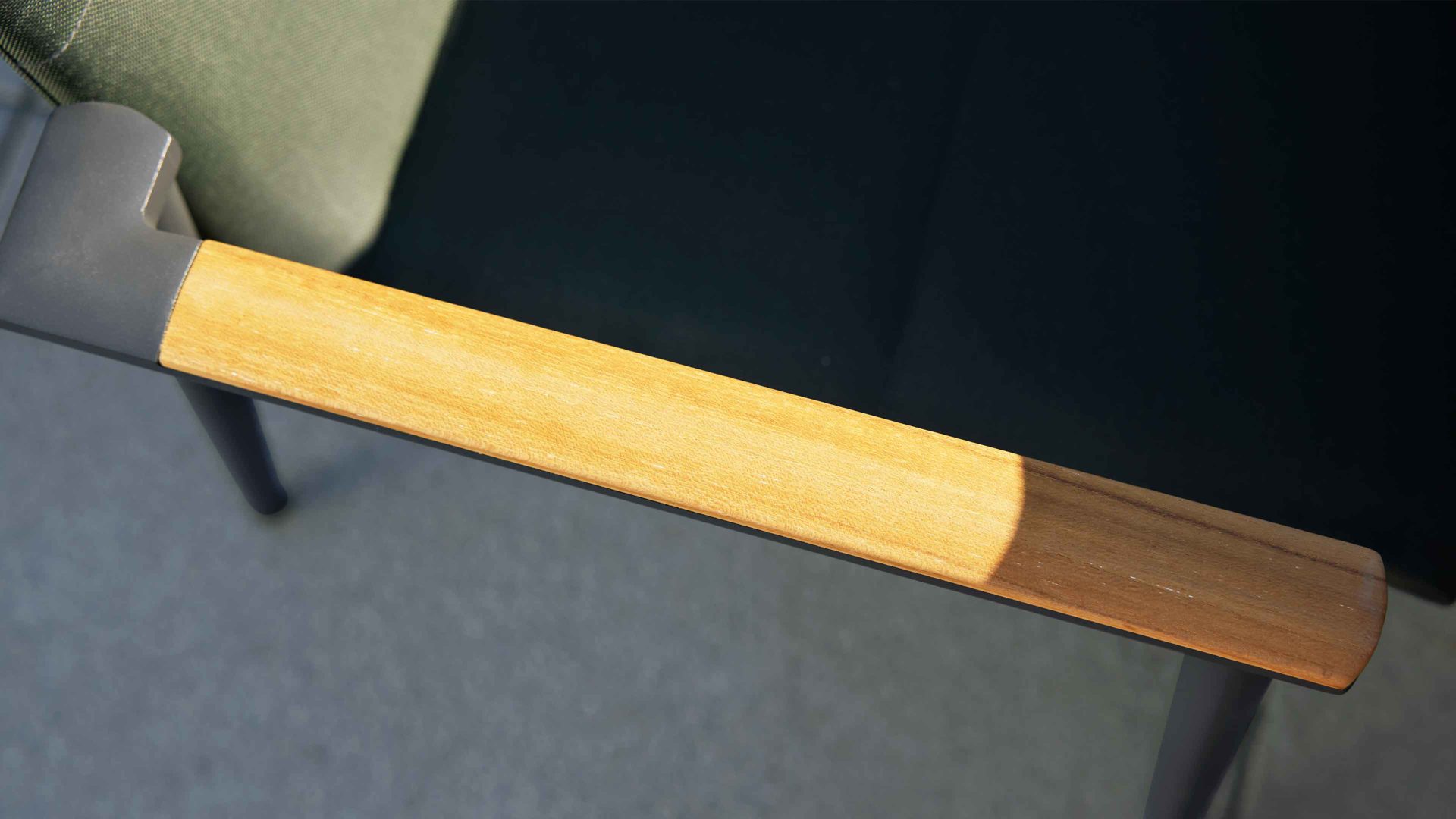 Gartenstuhl /-sessel Interliving aus Kunstfaser in Grün Interliving Gartenmöbel Serie 7001 – Hochlehnstuhl grünes TEXTILENE® & anthrazitfarbenes Aluminium