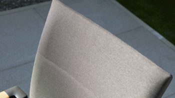 Gartenstuhl /-sessel Interliving aus Kunstfaser in Grau Interliving Gartenmöbel Serie 7001 – Hochlehnstuhl graues TEXTILENE® & anthrazitfarbenes Aluminium