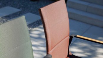 Gartenstuhl /-sessel Interliving aus Kunstfaser in Rot Interliving Gartenmöbel Serie 7001 – Hochlehnstuhl rotes TEXTILENE® & anthrazitfarbenes Aluminium