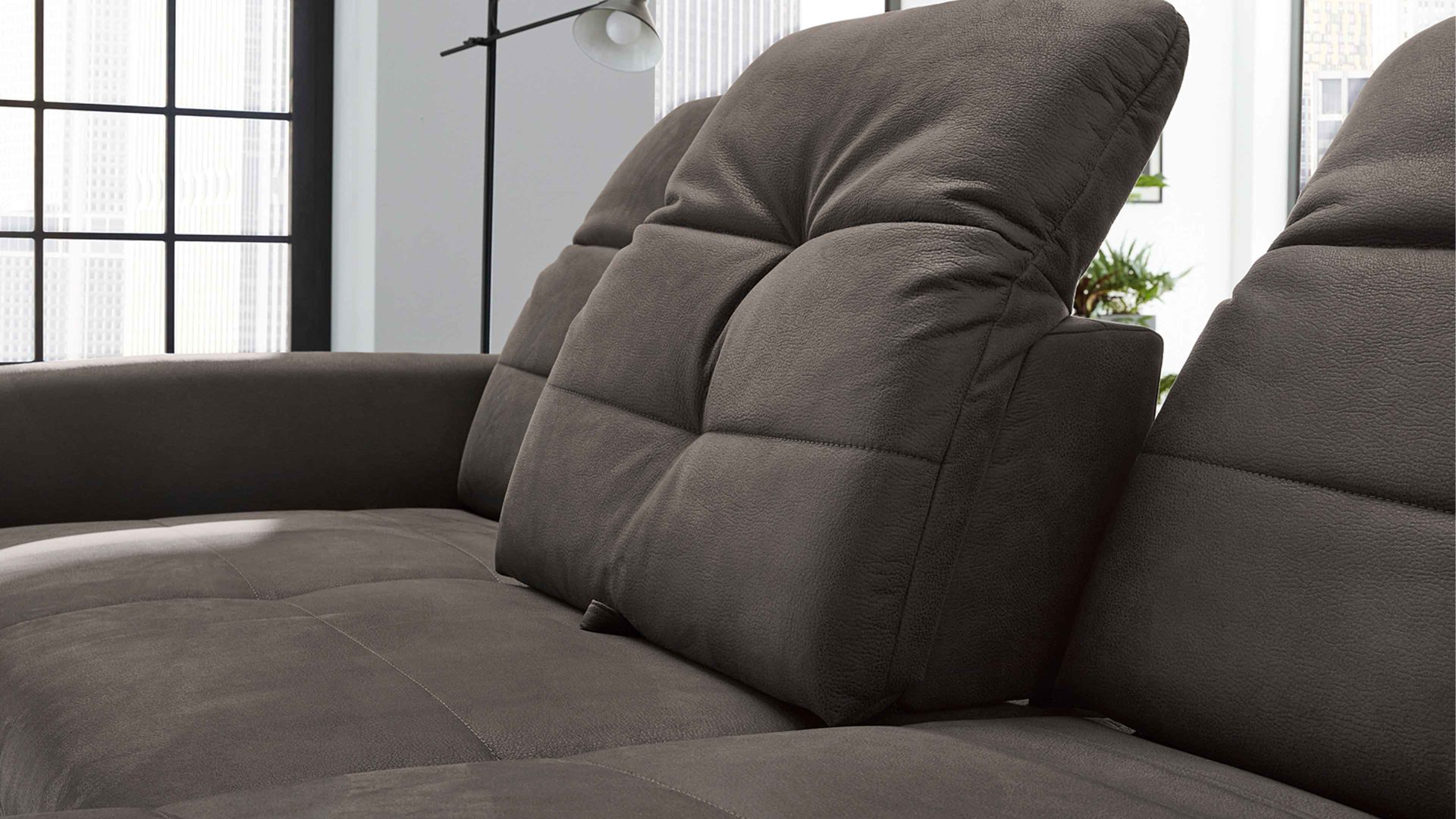 Ecksofa Job aus Stoff in Dunkelbraun Funktions-Ecksofa Loft dunkelbraune Mikrofaser 504.08 - Stellfläche ca. 267 x 209 cm