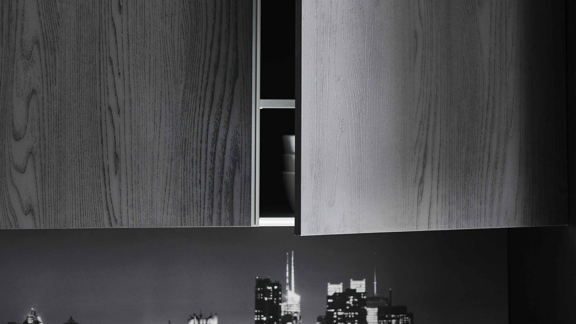 Einbauküche Nolte® küchen aus Holz in Schwarz nolte® Einbauküche Manhattan mit AEG Einbaugeräten Eiche Nero – dreizeilig