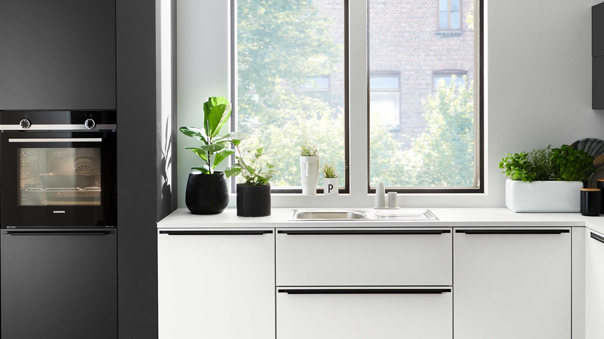 Einbauküche Nolte® küchen aus Holz in Weiß nolte® Einbauküche Soft Lack mit SIEMENS Einbaugeräten Weiß & Graphit - zweiteilig