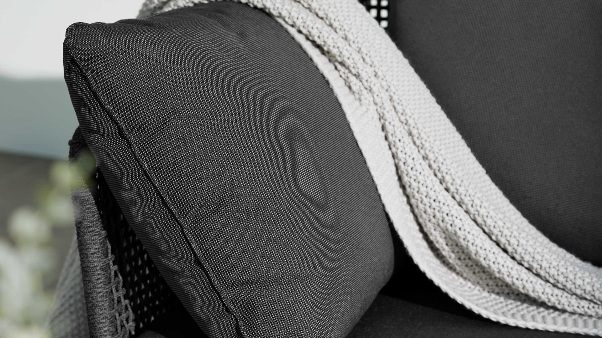 Gartensofa Interliving aus Kunstfaser in Dunkelgrau Interliving Gartenmöbel Serie 7005 - Modul links, graues Kordelgeflecht & dunkelgrauer Olefinbezug - Breite ca. 130 cm