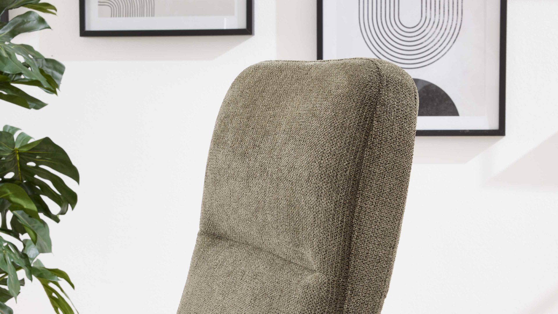 Relaxsessel Interliving aus Stoff in Grün Interliving Sessel Serie 4530 jagdgrüner Stoffbezug Mito 156 & silberfarbener Sternfuß