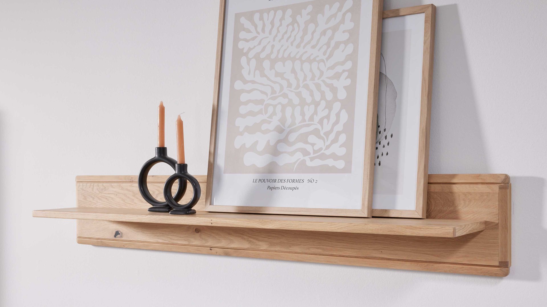 Wandregal Interliving aus Holz in Holzfarben Interliving Wohnzimmer Serie 2024 - Wandregal Eiche - Länge ca. 150 cm