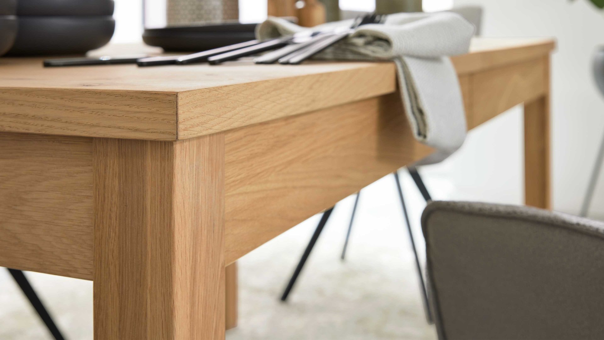 Auszugtisch Interliving aus Holz in Holzfarben Interliving Wohnzimmer Serie 2024 - Auszugtisch 60 Eiche - ca. 160 - 220 x 90 cm