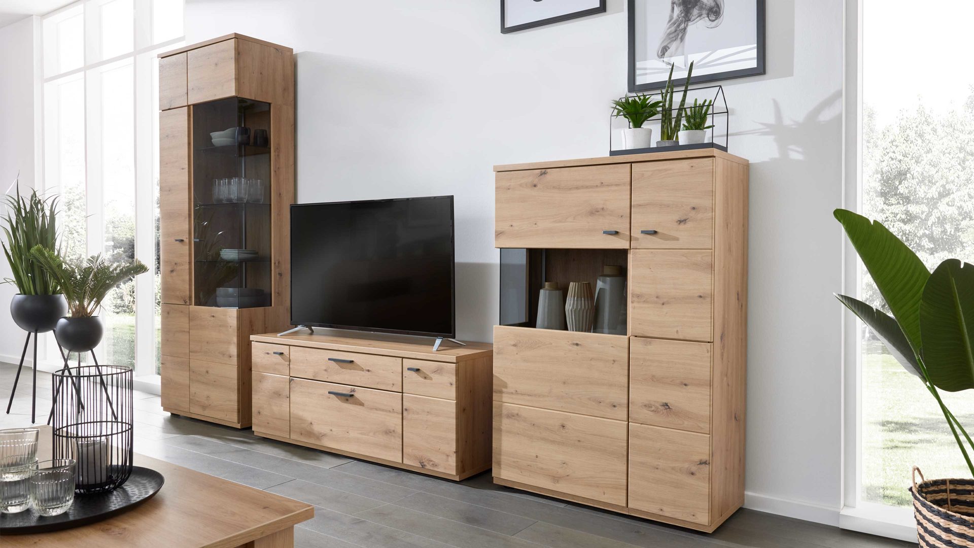 Wohnwand Interliving aus Holz in Holzfarben Interliving Wohnzimmer Serie 2110 - Wohnwand Alteiche - fünfteilig, Breite ca. 330 cm