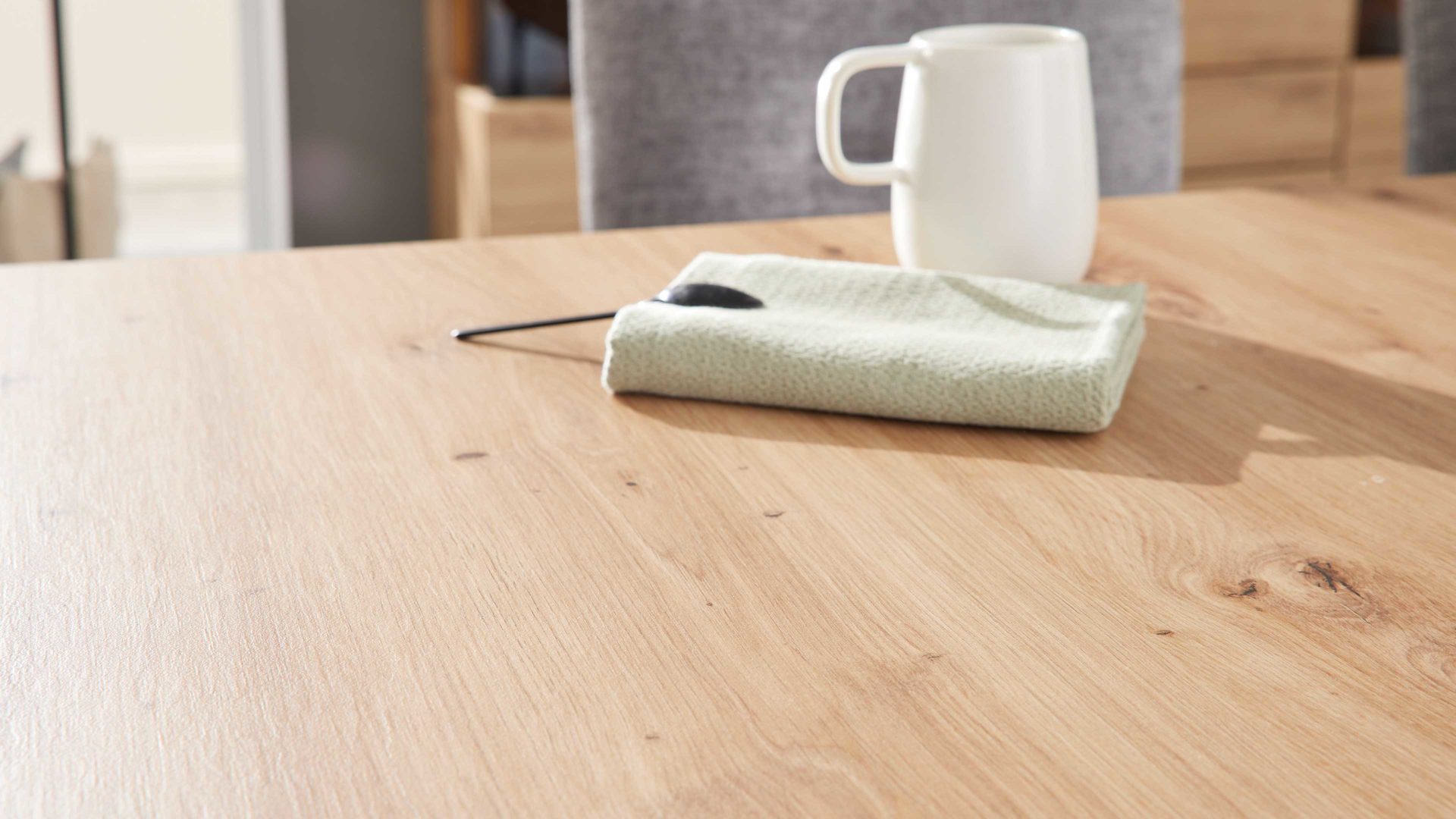 Auszugtisch Interliving aus Holz in Holzfarben Interliving Wohnzimmer Serie 2110 - Auszugtisch Alteiche - ca. 160 - 220 x 90 cm