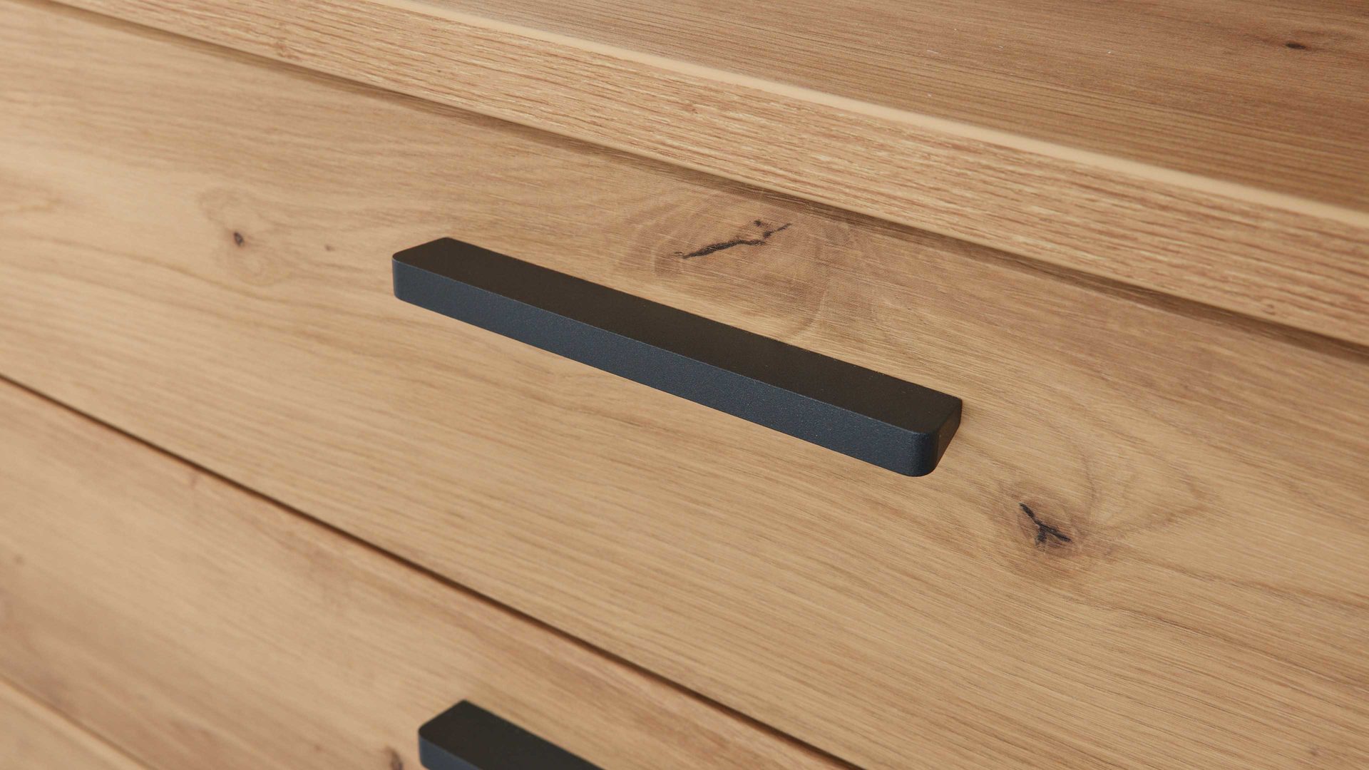 Sideboard Interliving aus Holz in Holzfarben Interliving Wohnzimmer Serie 2110 - Sideboard Alteiche - zwei Türen, vier Schubladen, Breite ca. 180 cm