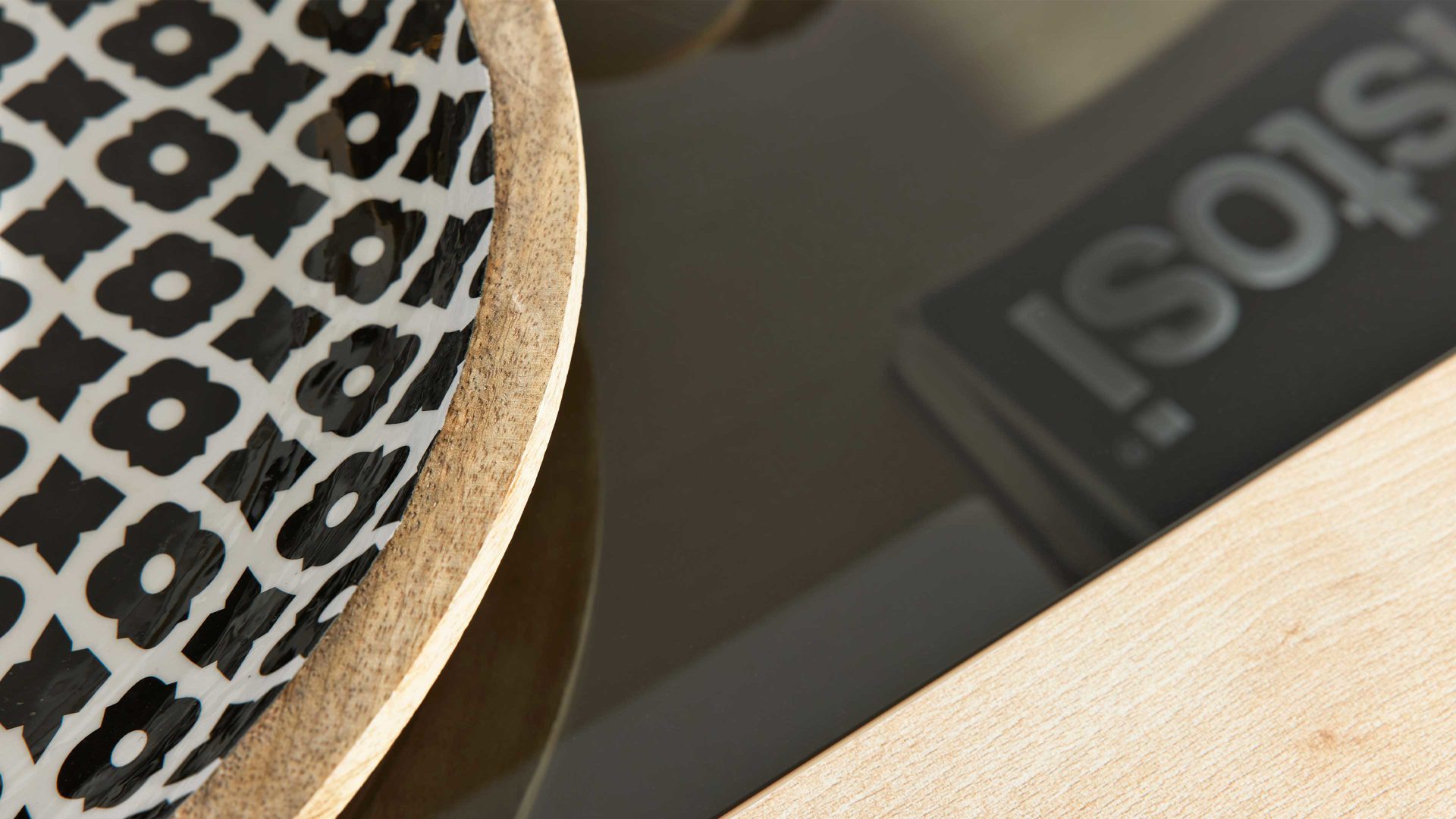 Couchtisch Interliving aus Holz in Grau Interliving Wohnzimmer Serie 2110 - Couchtisch TC7.105G graues Glas & Naturbuche - ca. 105 x 70 cm