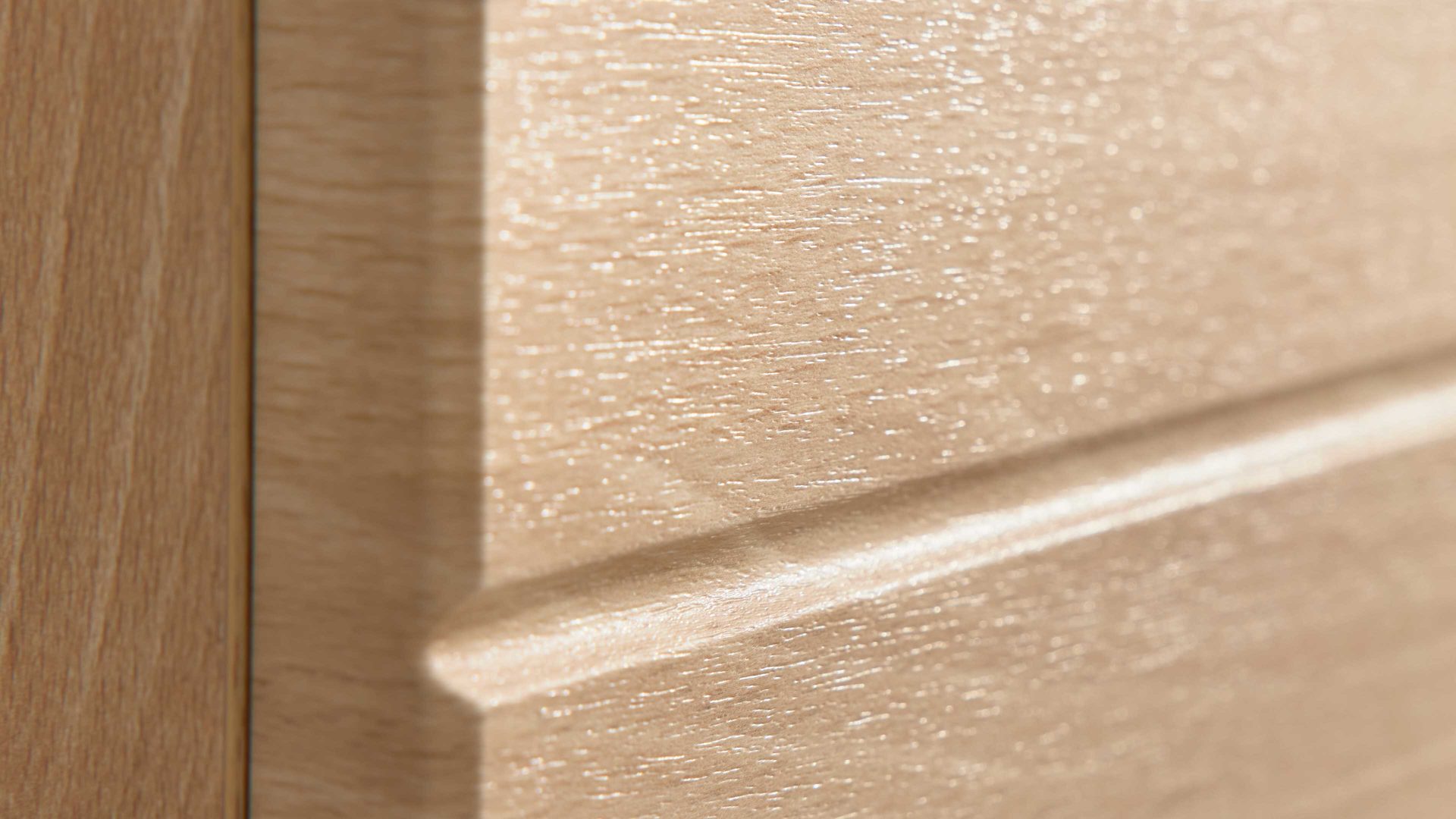 Vitrine Interliving aus Holz in Holzfarben Hell Interliving Wohnzimmer Serie 2110 - Vitrine Naturbuche - eine Tür, Höhe ca. 216 cm