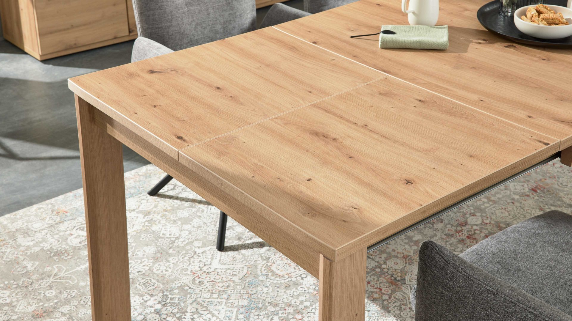 Auszugtisch Interliving aus Holz in Holzfarben Interliving Wohnzimmer Serie 2110 - Auszugtisch Alteiche - ca. 160 - 220 x 90 cm