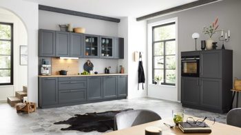 Einbauküche WERT KÜCHE® aus Holz in Schwarz WERT KÜCHE® Vivien mit SIEMENS Einbaugeräten Lavaschwarz Satin & Wildeiche natur - zweizeilig