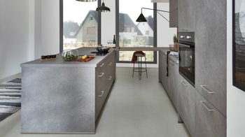Einbauküche Nobilia® aus Holz in Grau nobilia® Einbauküche Stone Art mit Einbaugeräten Basalt Taupegrau & Eiche Bergamo – zweizeilig