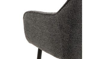 Vierfußstuhl Actona group aus Stoff in Anthrazit Armlehnstuhl Brooke anthrazitfarbener Bezug Monza 130 & schwarzes Metall