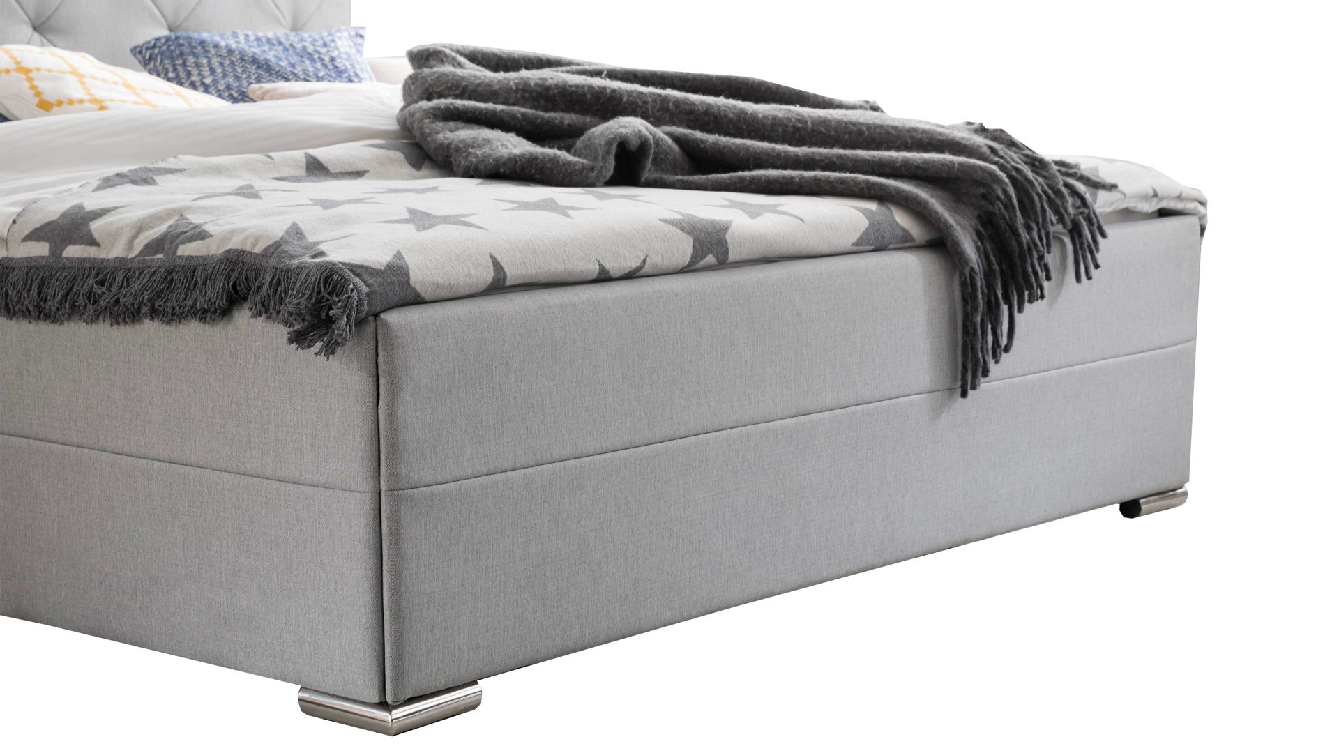 Polsterbett Meise.möbel aus Stoff in Hellgrau Polsterbettgestell Chicago hellgrauer Bezug Porto 31 & Metallfüße - Liegefläche ca. 180 x 200 cm