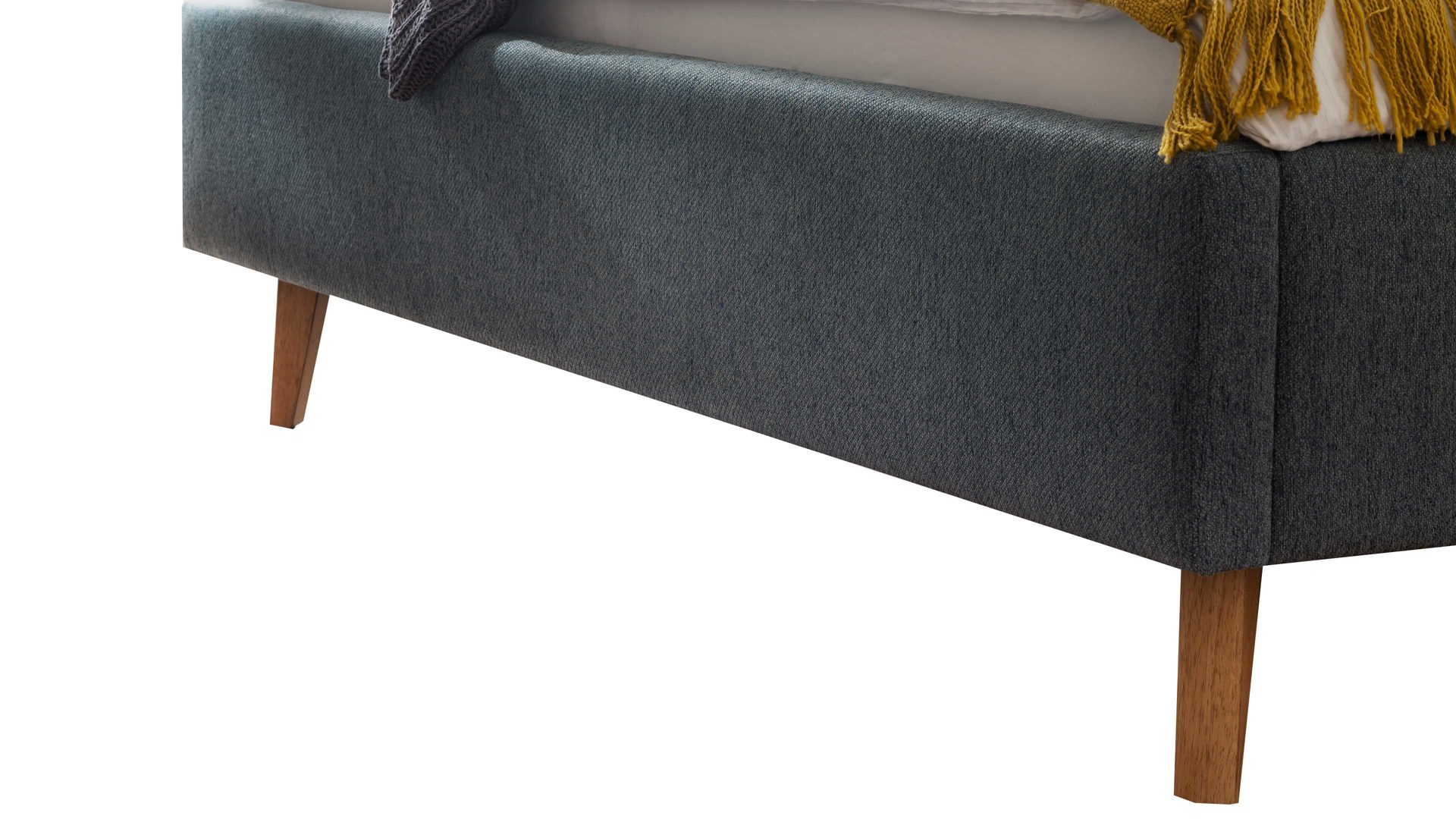 Bettgestell Meise.möbel aus Stoff in Blau Polsterbettgestell Frieda mit Bettkasten oceanfarbener Bezug Stelar 39 & eichefarbene Holzfüße - Liegefläche ca. 180 x 200 cm