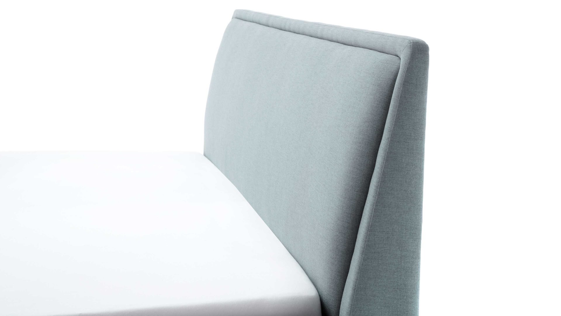 Bettgestell Meise.möbel aus Stoff in Blau Polsterbettgestell Frieda eisblauer Bezug Sawana 72 & eichefarbene Holzfüße - Liegefläche ca. 140 x 200 cm