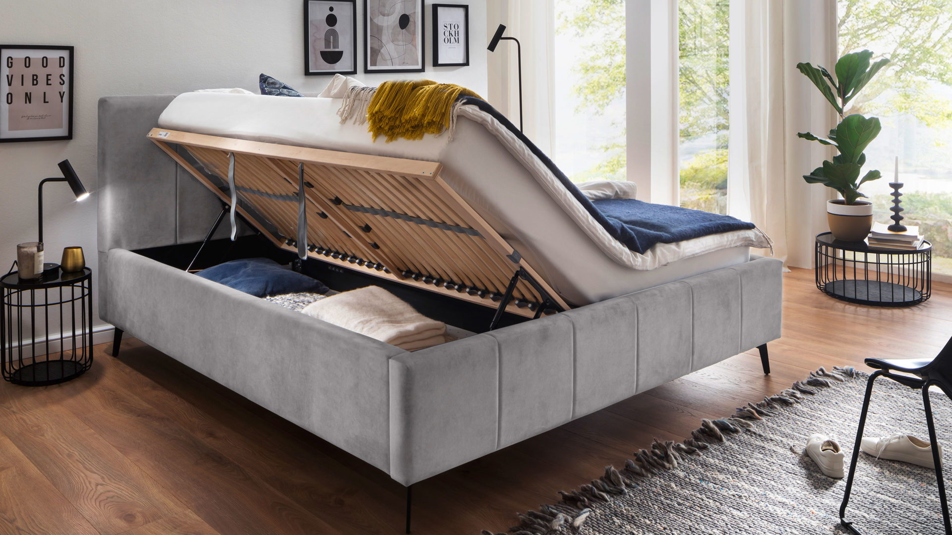 Polsterbett Meise.möbel aus Stoff in Hellgrau Polsterbettgestell Lizzano mit Bettkasten hellgrauer Samtbezug Cloud 81 & Metallfüße - Liegefläche ca. 180 x 200 cm