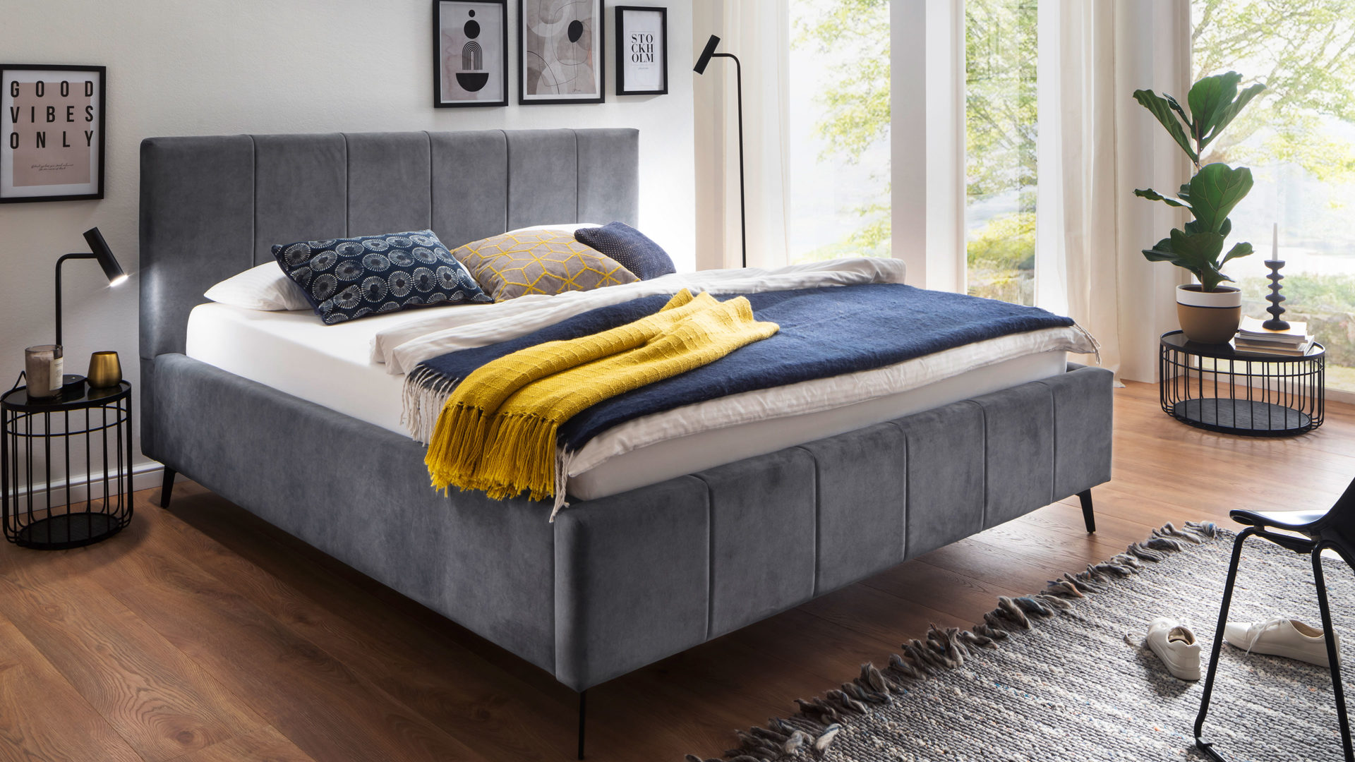 Polsterbett Meise.möbel aus Stoff in Anthrazit Polsterbettgestell Lizzano mit Bettkasten anthrazitfarbener Samtbezug Cloud 84 & Metallfüße - Liegefläche ca. 180 x 200 cm