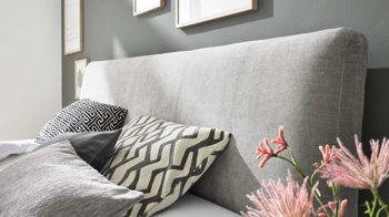 Bettgestell Interliving aus Stoff in Hellgrau Interliving Polsterbett Serie 1416 - Polsterbettgestell silberfarbener Bezug Balu 331002 - Liegefläche ca. 180 x 200 cm