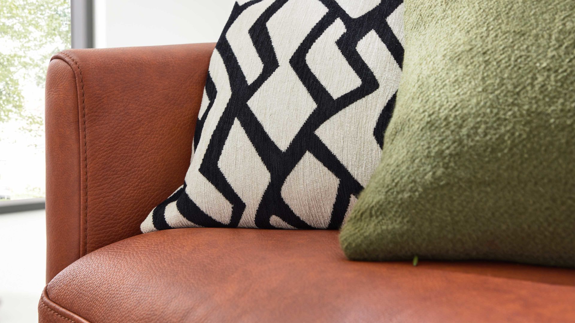 Zweisitzer Interliving aus Leder in Orange Interliving Sofa Serie 4004 - Zweisitzer NH70 cognacfarbenes LongLife-Leder Z75-50 - Länge ca. 160 cm