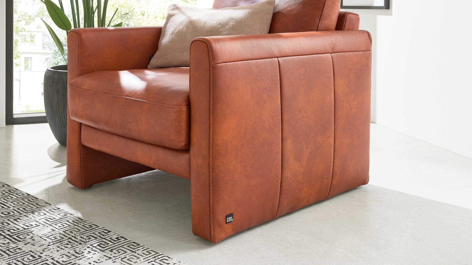 Polstersessel Interliving aus Leder in Orange Interliving Sofa Serie 4004 - Sessel MH60 cognacfarbenes LongLife-Leder Z75-50