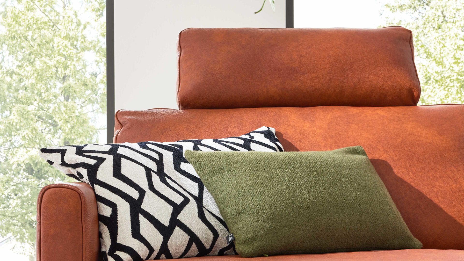 Kopfstütze Interliving aus Leder in Orange Interliving Sofa Serie 4004 - Kopfstütze cognacfarbenes LongLife-Leder Z75-50 - Breite ca. 60 cm