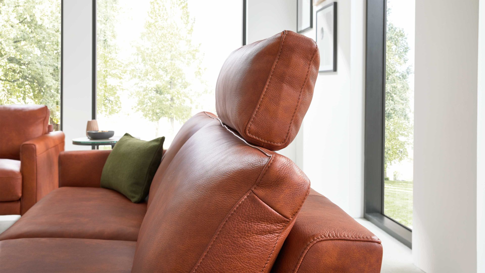 Kopfstütze Interliving aus Leder in Orange Interliving Sofa Serie 4004 - Kopfstütze cognacfarbenes LongLife-Leder Z75-50 - Breite ca. 60 cm