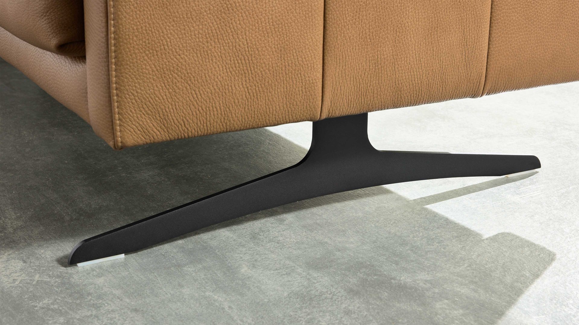 Zweisitzer Interliving aus Leder in Hellbraun Interliving Sofa Serie 4004 - Zweisitzer fangofarbenes LongLife-Leder Z84-21 - Länge ca. 220 cm