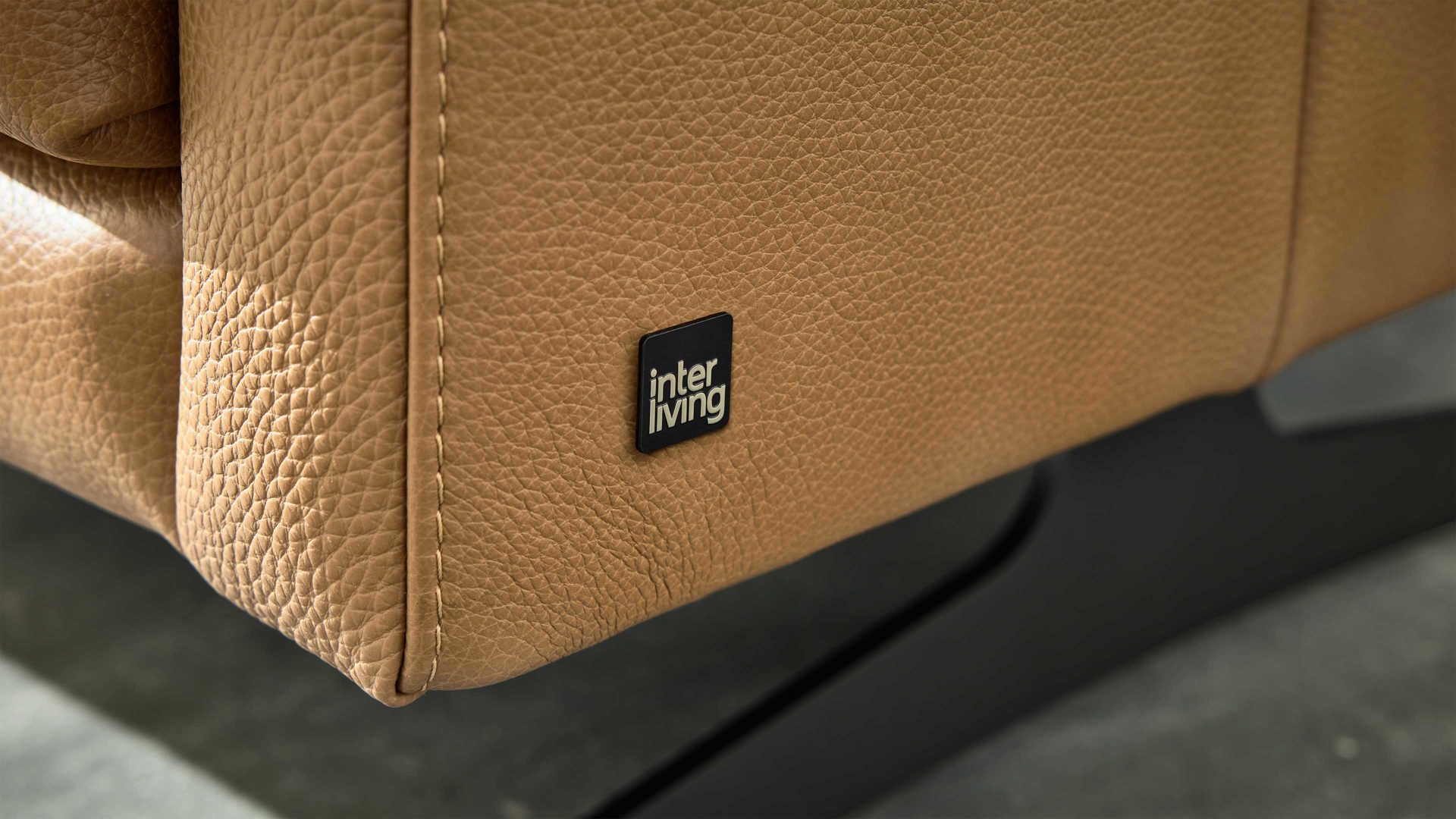 Zweisitzer Interliving aus Leder in Hellbraun Interliving Sofa Serie 4004 - Zweisitzer N100 fangofarbenes LongLife-Leder Z84-21 - Länge ca. 220 cm