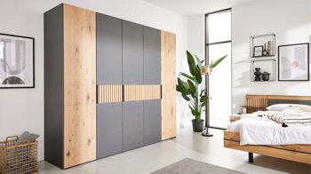 Kleiderschrank Interliving aus Holz in Holzfarben Interliving Schlafzimmer Serie 1029 – Kleiderschrank Wildeiche & Graphit - fünftürig, Breite ca. 249 cm