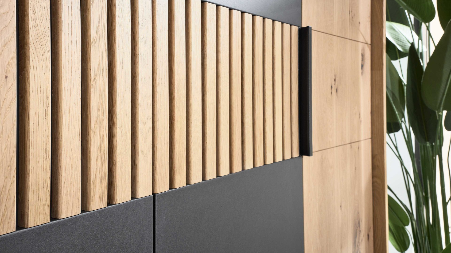 Kleiderschrank Interliving aus Holz in Holzfarben Interliving Schlafzimmer Serie 1029 – Kleiderschrank 528053 Wildeiche & Graphit - fünftürig, Breite ca. 249 cm