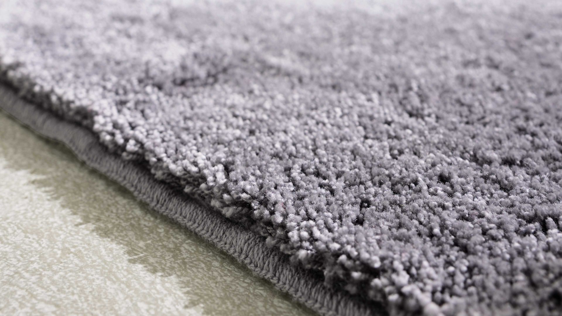 Badematte / Badeteppich Interliving aus Kunstfaser in Hellgrau Interliving Badteppich Serie 9112 Silber - ca. 60 x 90 cm