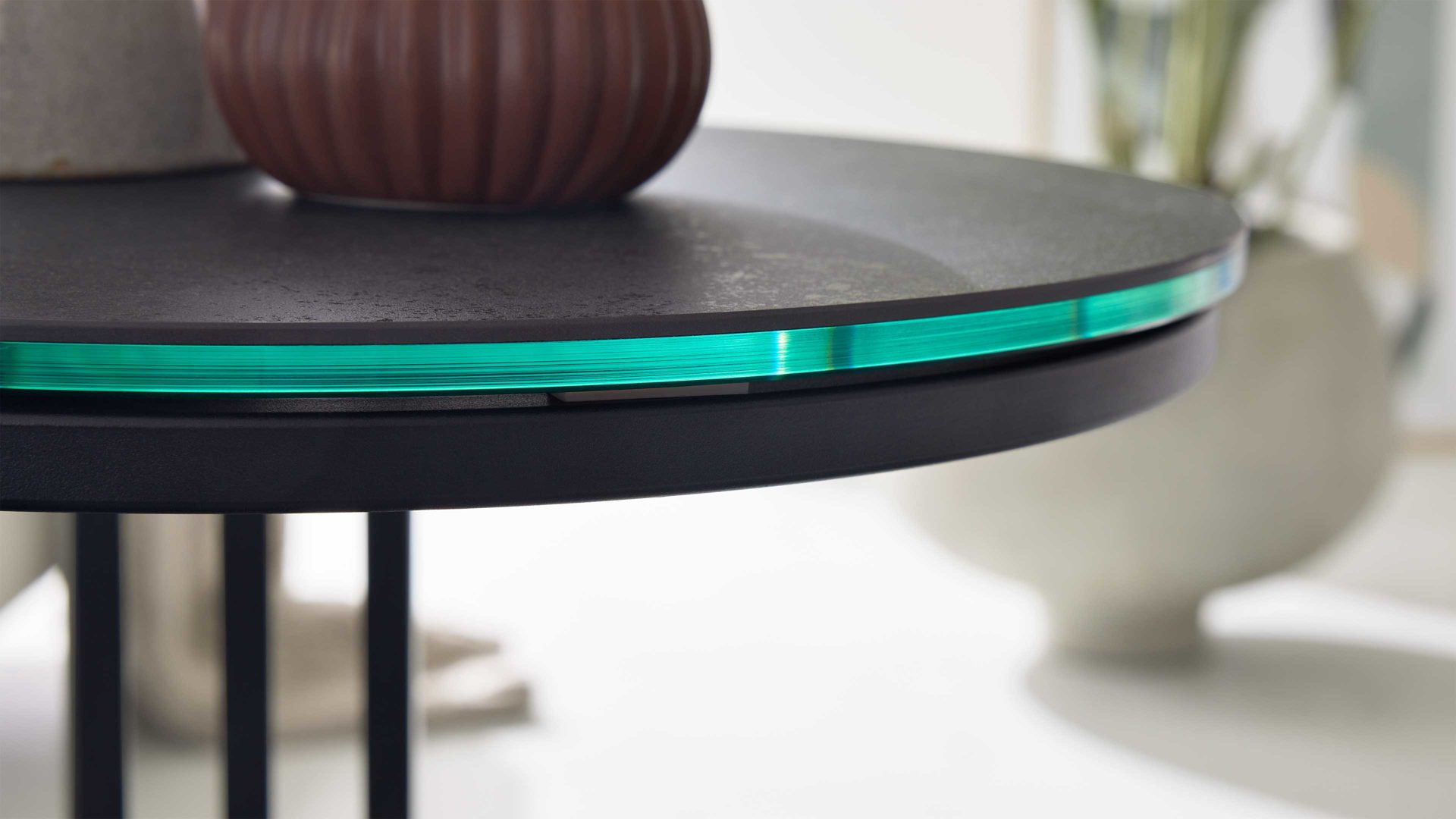 Beistelltisch Interliving aus Keramik in Dunkelgrau Interliving Couchtisch Serie 6220 - Beistelltisch ET069TI titanfarbene Keramik & schwarzer Stahl &  - Durchmesser ca. 40 cm