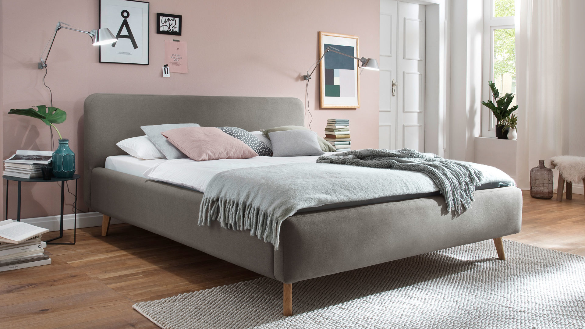 Bettgestell Meise.möbel aus Stoff in Taupe Polsterbettgestell Mattis taupefarbenes Flachgewebe Aspen 23 & Holzfüße - Liegefläche ca. 180 x 200 cm