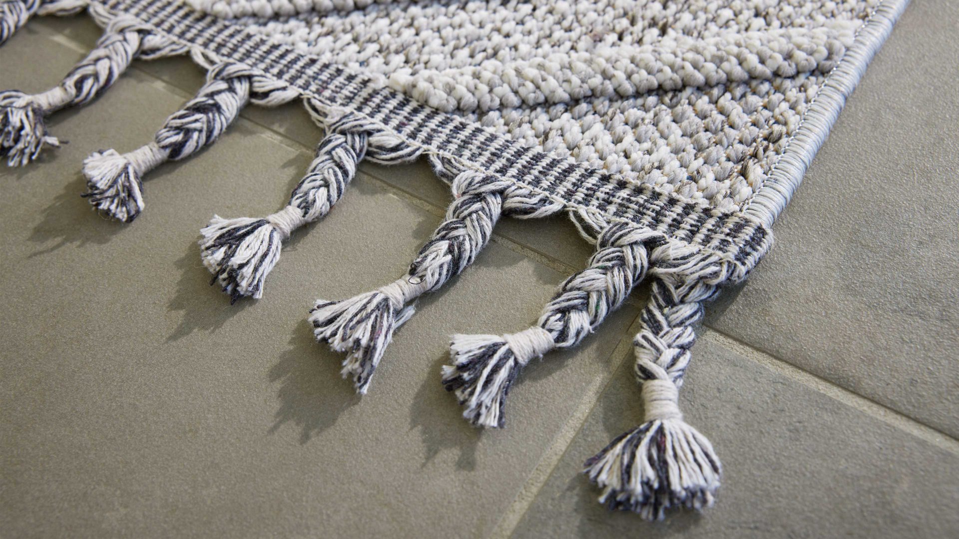 Outdoor-Teppich Interliving aus Kunstfaser in Grau Interliving Teppich Serie G-8010 - Outdoor-Teppich graues Rautenmuster - ca. 200 x 290 cm