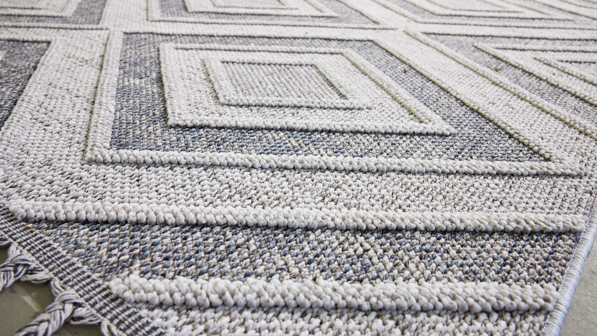 Outdoor-Teppich Interliving aus Kunstfaser in Grau Interliving Teppich Serie G-8010 - Outdoor-Teppich graues Rautenmuster - ca. 133 x 190 cm