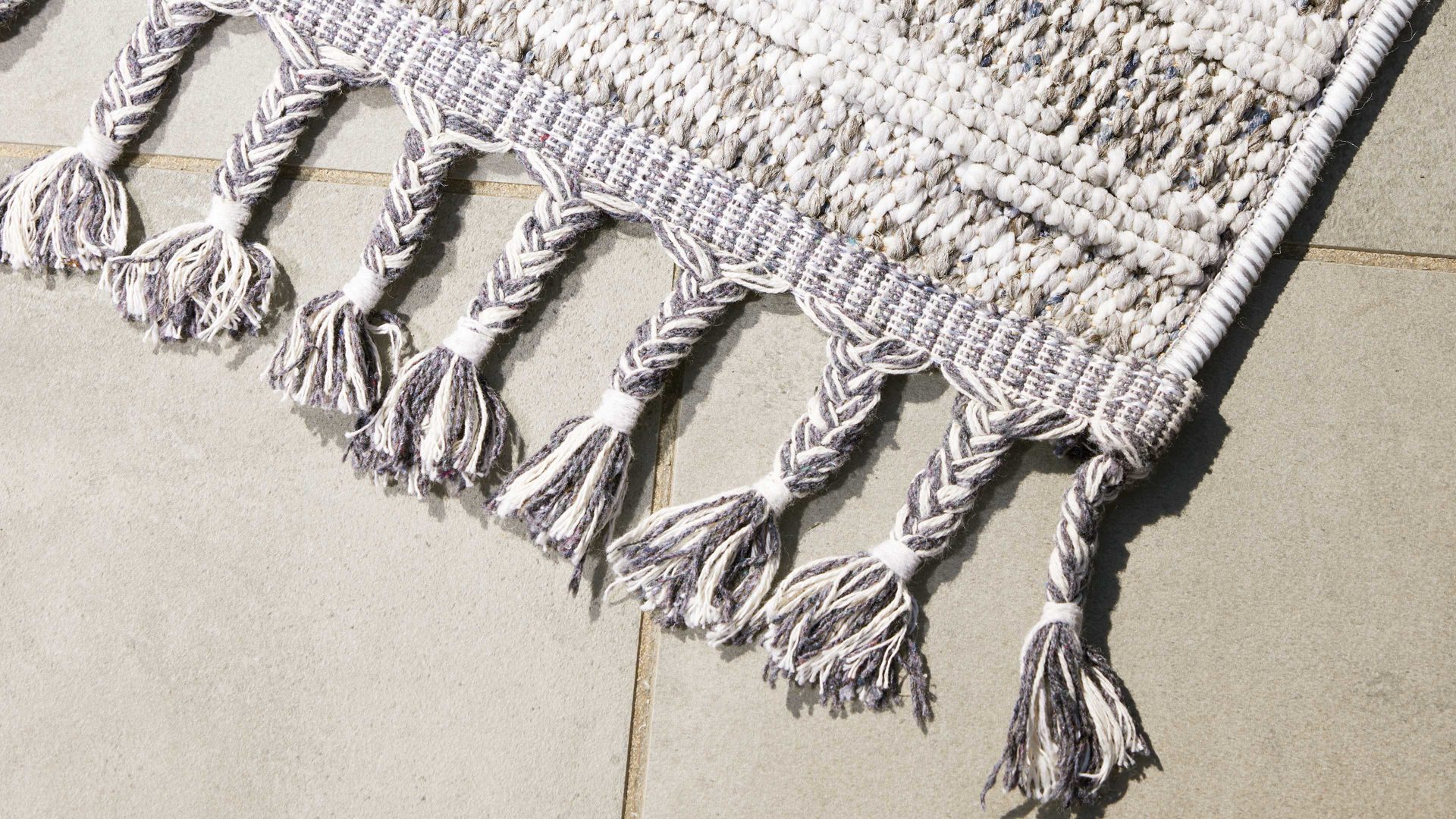 Outdoor-Teppich Interliving aus Kunstfaser in Grau Interliving Teppich Serie G-8020 - Outdoor-Teppich graues Linienmuster - ca. 200 x 290 cm
