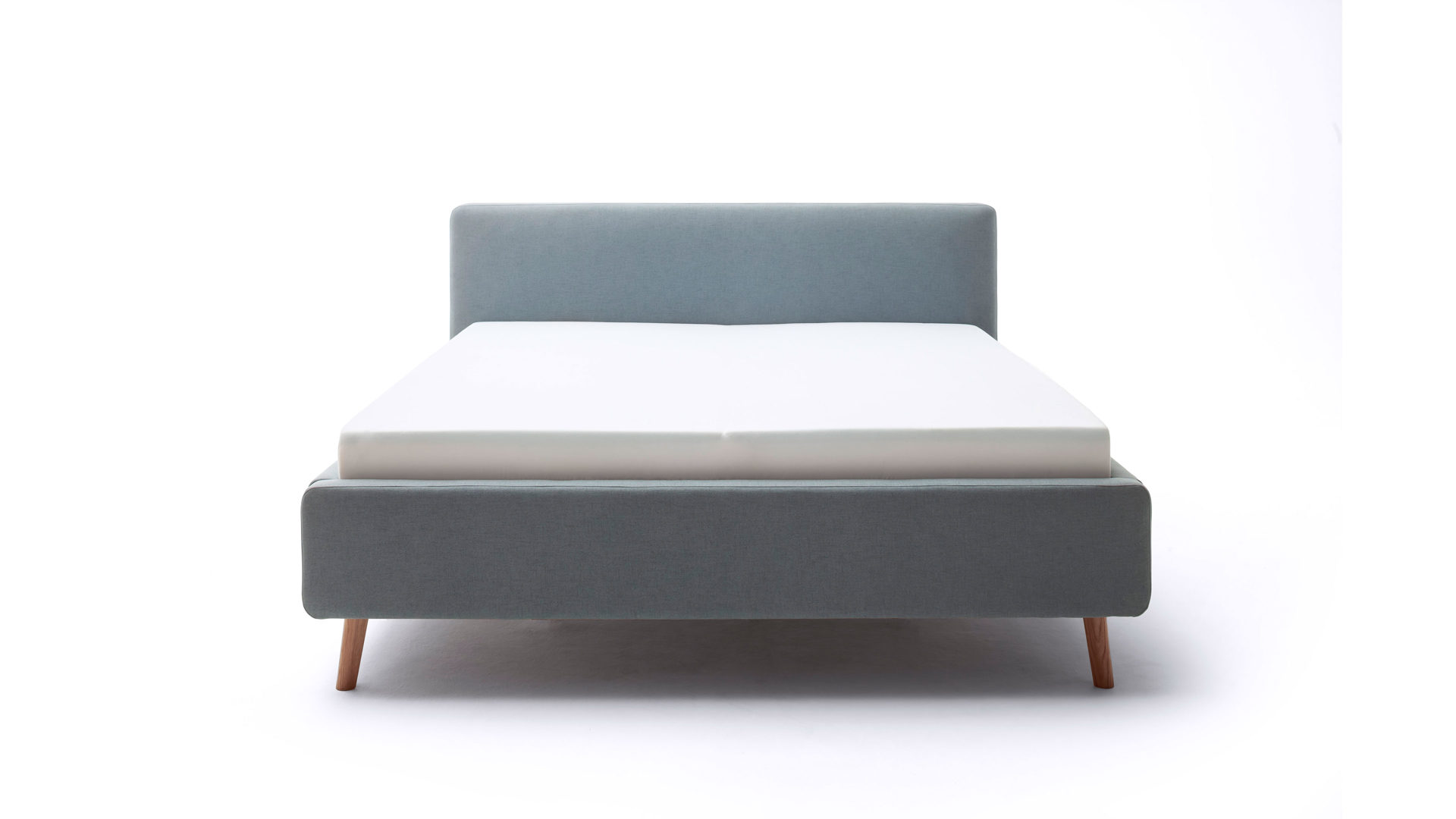 Bettgestell Meise.möbel aus Stoff in Blau Polsterbettgestell Mattis mit Bettkasten eisblaues Flachgewebe Aspen 84 & Holzfüße - Liegefläche ca. 180 x 200 cm